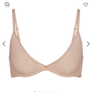 New With Tags Skims Weightless Scoop Bra